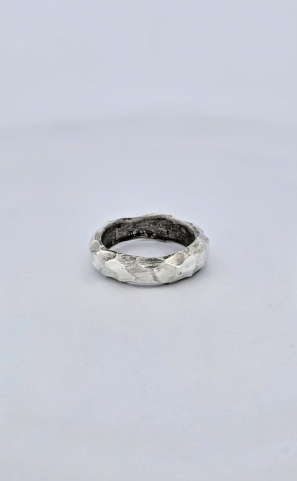 Hamrad ring
