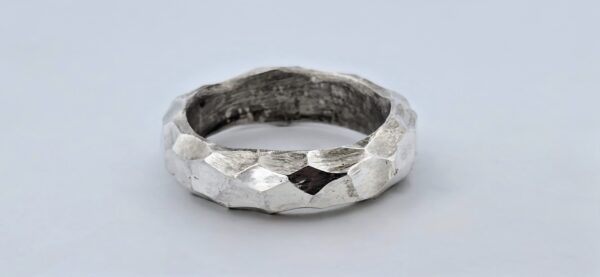 Hamrad ring