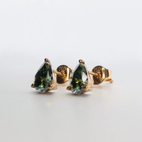 Dark Green Pear Moissanite Studs - Bild 3