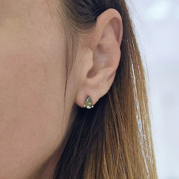 Dark Green Pear Moissanite Studs - Bild 4